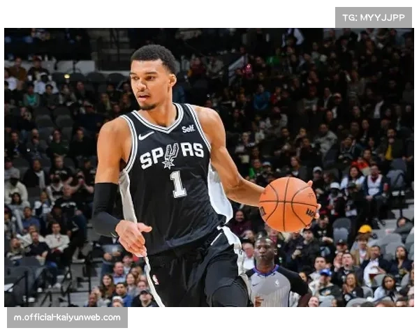 马刺利用文班亚马防守覆盖面积 成功限制火箭突破传球